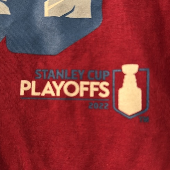 NWT Wmns Colorado Avalanche 2022 Stanley Cup Playoffs 'Find A Way' T-Shirt Small - Picture 3 of 7